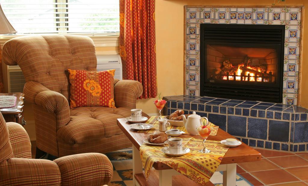 L'Auberge Provencale Inn & Restaurant Boyce Esterno foto