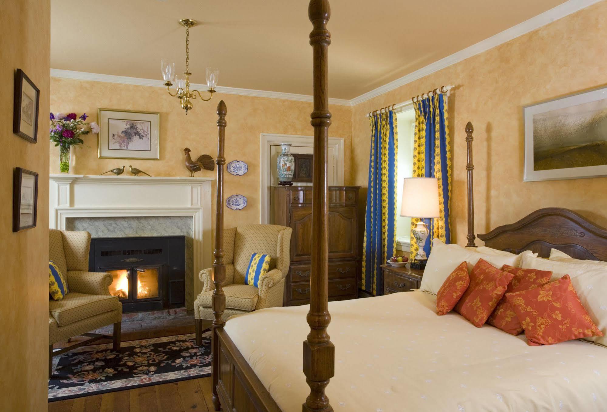 L'Auberge Provencale Inn & Restaurant Boyce Esterno foto