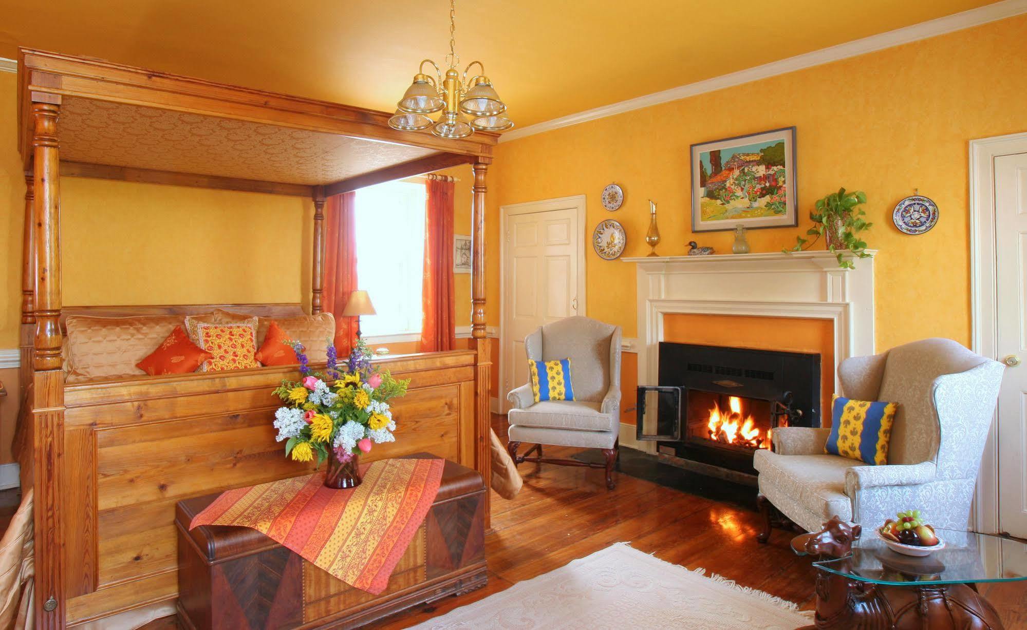 L'Auberge Provencale Inn & Restaurant Boyce Esterno foto